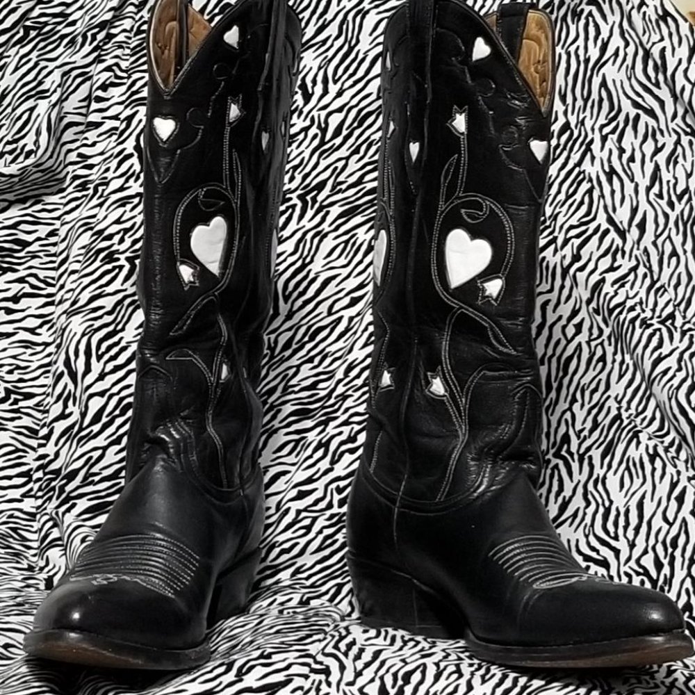 Old Gringo black leather with white Corazon (heart)  cowboy boots. Size 7.5M